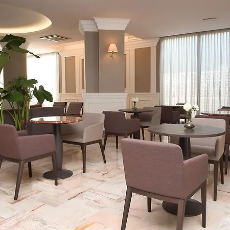 Cambridge Hotel